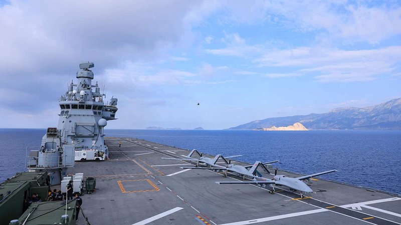 TB-3 на палубе УДК "Анадолу", Турция